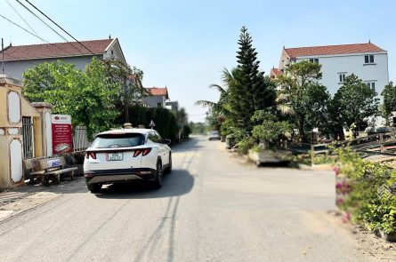 Chính chủ bán lô đất 62m2, MT 4m, full thổ cư, đường 5m, gần Vin, gần Đại lộ Đông Tây.