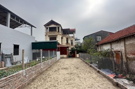 Bán 97,1m2 đường ô tô 7 chỗ thông hướng Đông Nam chỉ cách vòng xuyến VG và đường VĐ3,5 vài trăm mét