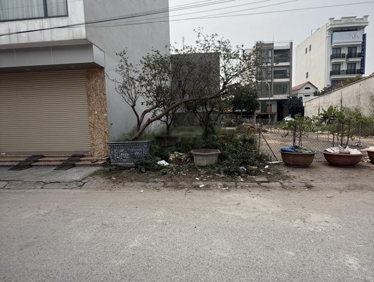 Chính chủ gửi bán lô 70m2 đấu giá vòng xuyến Văn Giang khu 4,3ha. Giá 15x/m2