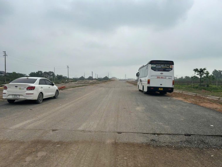 BÁN LÔ GÓC ĐẤU GIÁ LẠC ĐẠO – TRUNG TÂM VĂN LÂM – HƯNG YÊN