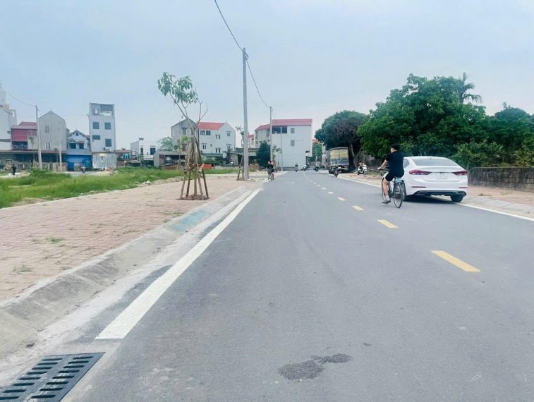 RẺ NHẤT HƯNG YÊN. BÁN ĐẤT ĐẤU GIÁ HUYỆN YÊN MỸ. GẦN ĐƯỜNG 379 VÀ NHIỀU DỰ ÁN, 96m2, mt: 7m,chỉ: 2.x