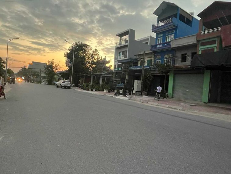 Vỉa hè rộng 18m, kinh doanh đỉnh. Bán 115m đất rẻ nhất khu đấu giá đường TL 381 Giai Phạm, Yên Mỹ