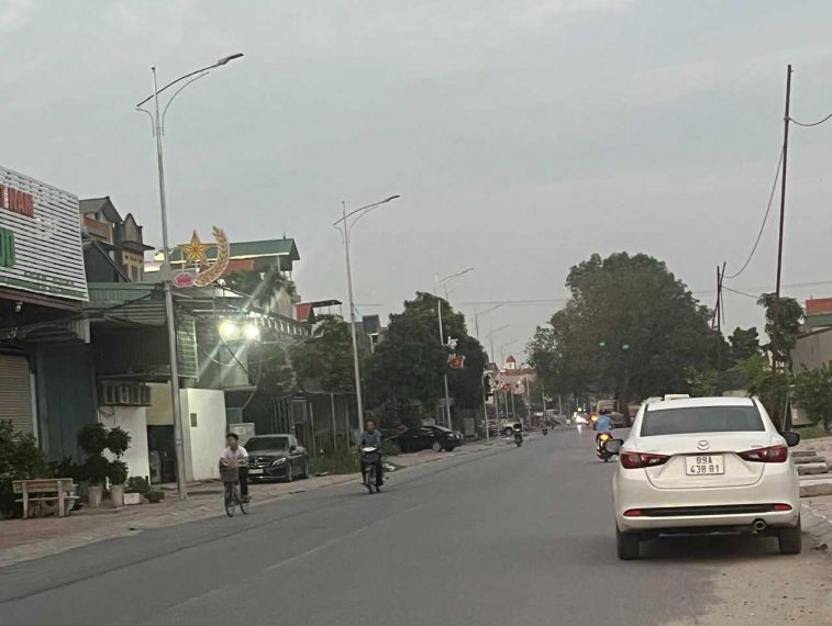 Vỉa hè rộng 18m, kinh doanh đỉnh. Bán 115m đất rẻ nhất khu đấu giá đường TL 381 Giai Phạm, Yên Mỹ