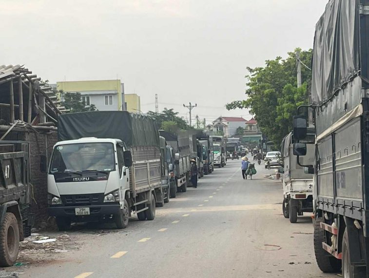 Bán 80m2 đất chợ đầu mối nông sản Đông Tảo, Khoái Châu đang xây dựng