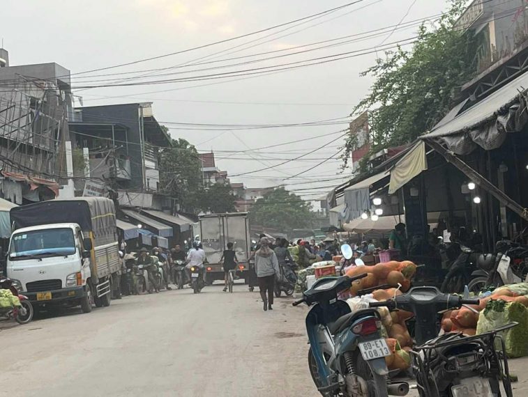 Bán 80m2 đất chợ đầu mối nông sản Đông Tảo, Khoái Châu đang xây dựng