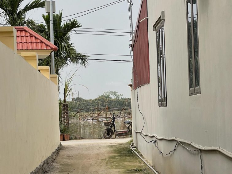 Cần bán mảnh đất 425m2 cách chợ Đông Tảo 200m full thổ cư mua đầu tư chia lô đẹp