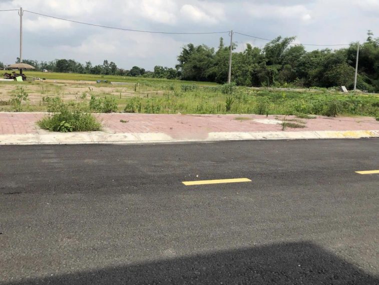 Bán 100m2 đất đấu giá huyện Ân Thi, xã Hoàng Hoa Thám, 4 ô tô tránh, giá tốt