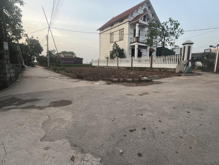 Lô góc 239m chia được 5 lô trục chính gần đường 382 full thổ cư, Yên Phú, Yên Mỹ. mua lãi ngay