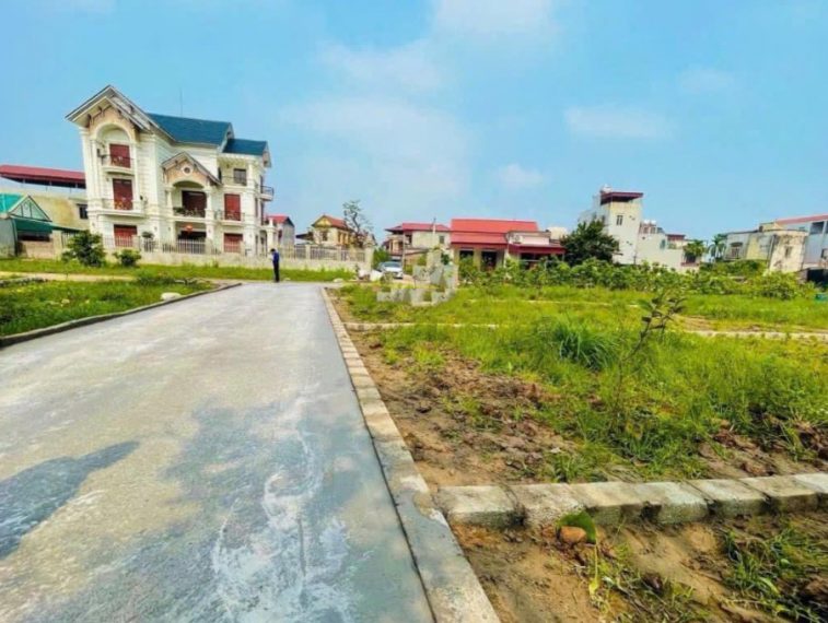 Bán đất lô góc tại Tân Tiến, 42 triệu / m2, 79 m2, pháp lý đầy đủ, đẹp xuất sắc