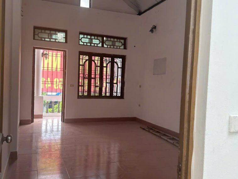 1 lô siêu phẩm đã có sẵn nhà 3 tầng cho thuê, 2 mặt đường trước sau, kinh doanh tốt