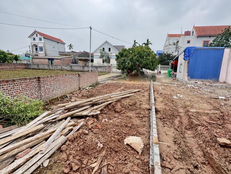 Bán 125m full thổ mặt đường nhựa tại Tân Dân