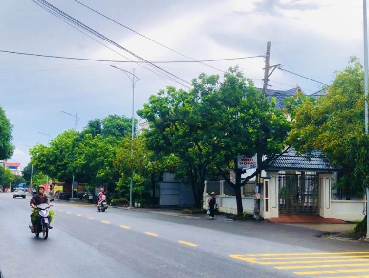 Bán đất ở 300m², 2 mặt tiền, sổ đỏ 100%, sát QL39B – TP. Hưng Yên, giá chỉ 31 tỷ