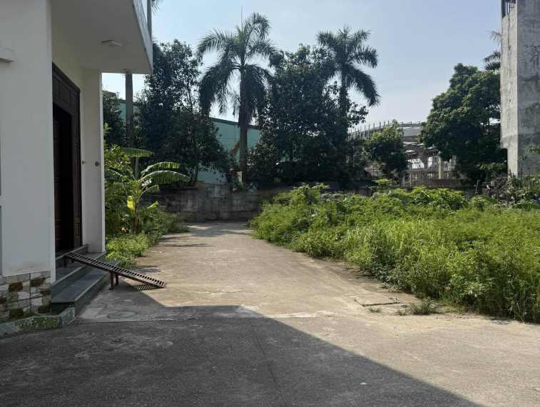 Bán lô góc 94.5m2, 2 mặt tiền sát chợ Như Quỳnh gần Vin 3 phân khu Fullton, cạnh đại học QTKD